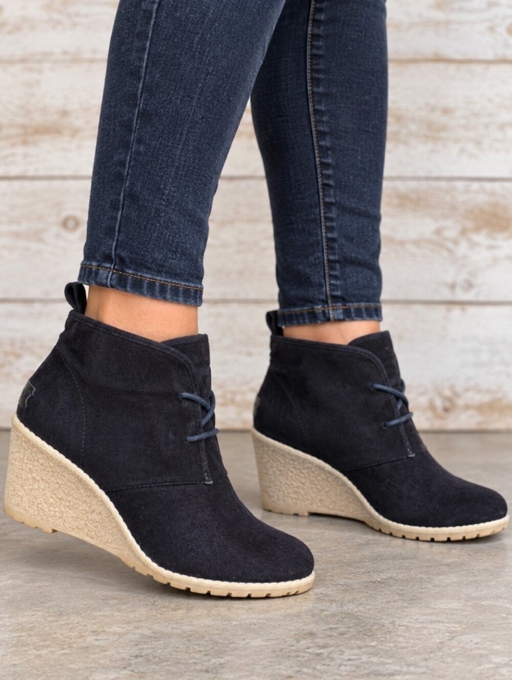 G.H. Bass & Co. Cali Y2K Boho Minimalist Lace Up Wedge Comfort Bootie 8M